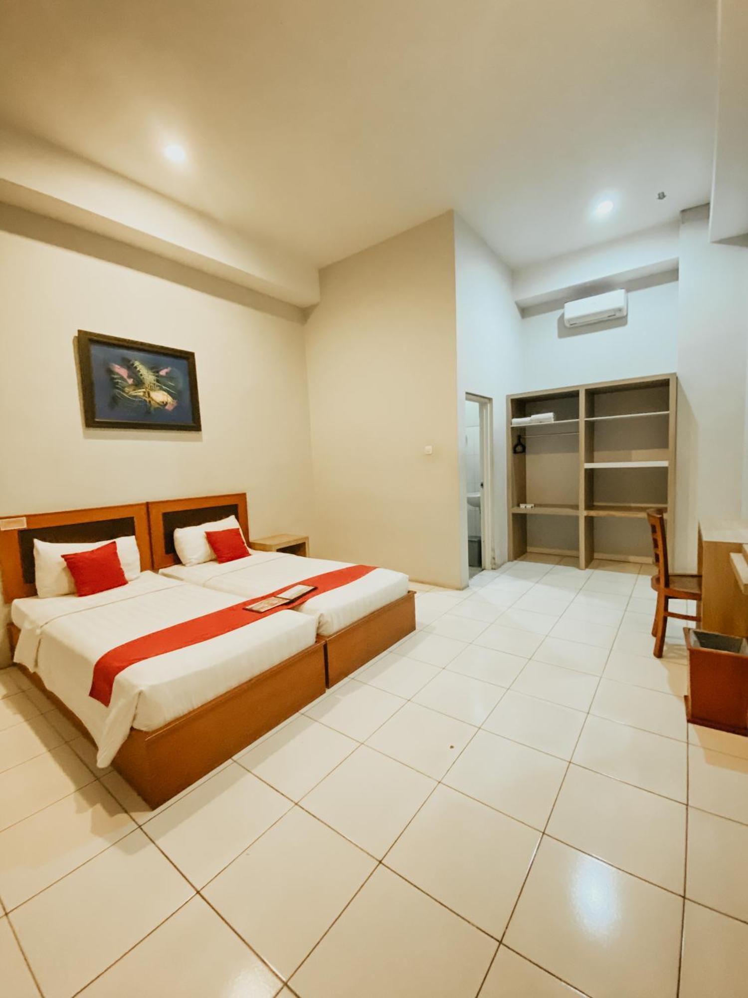 Prima Sr Hotel & Convention Yogyakarta Sleman  Exterior foto