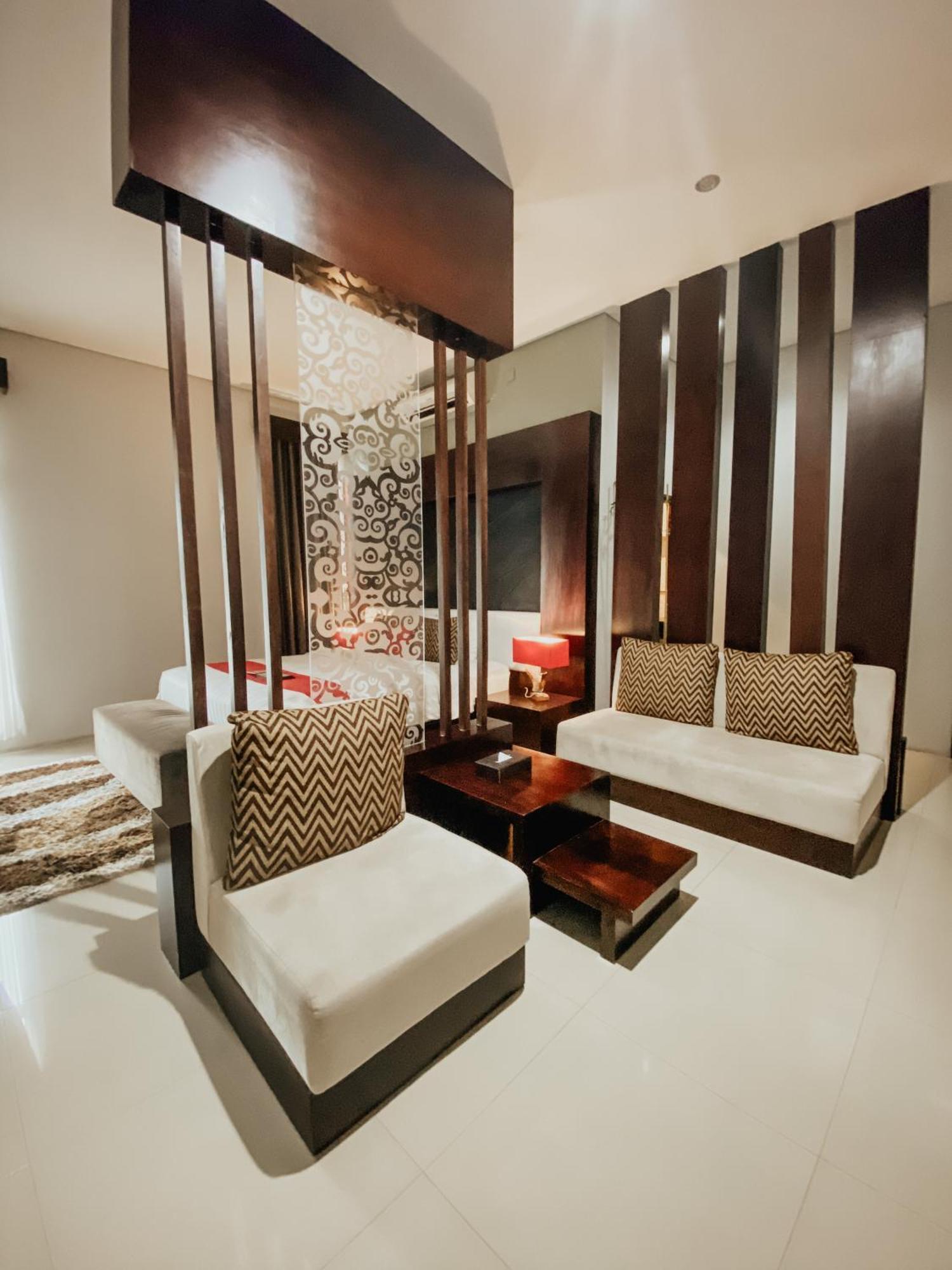 Prima Sr Hotel & Convention Yogyakarta Sleman  Exterior foto