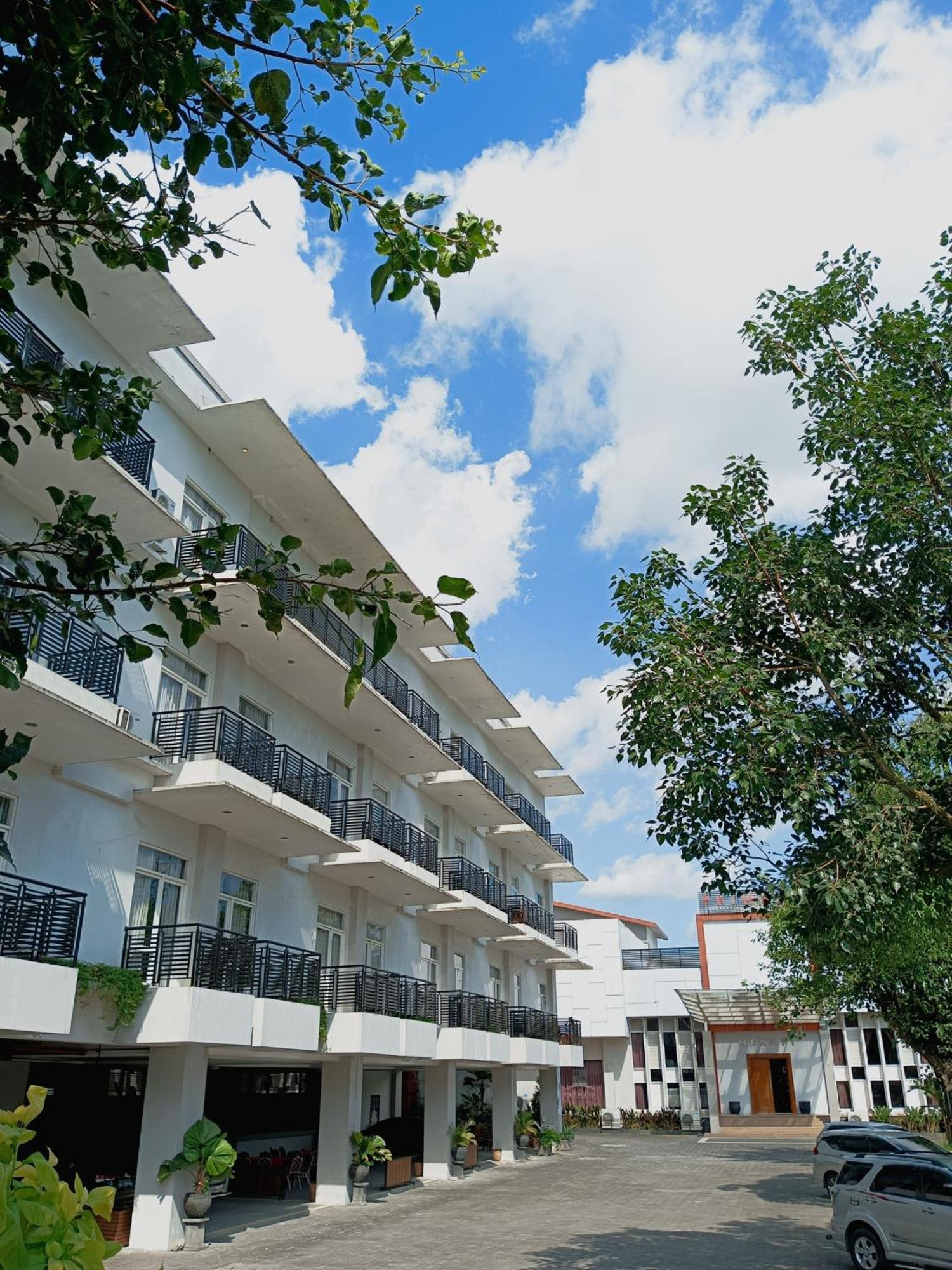 Prima Sr Hotel & Convention Yogyakarta Sleman  Exterior foto