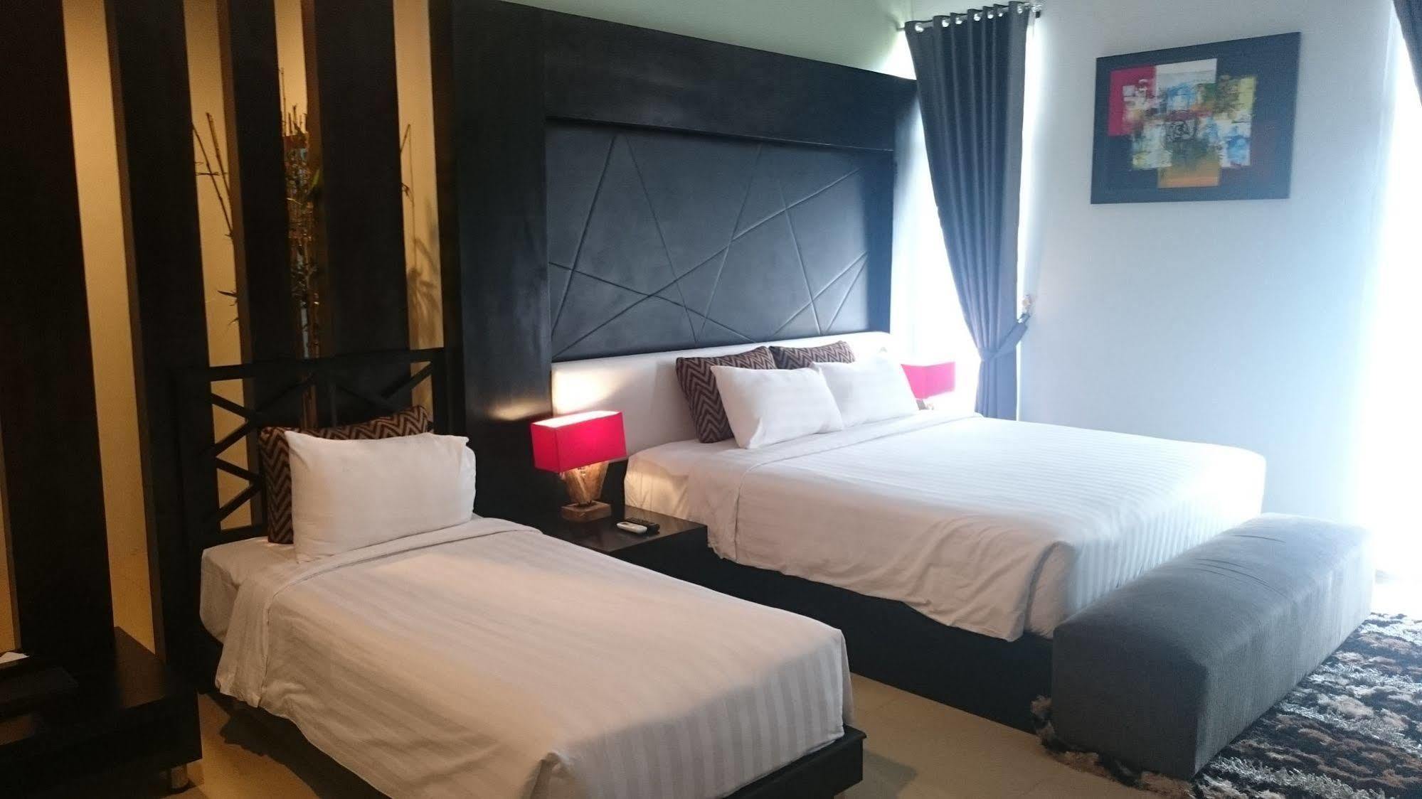 Prima Sr Hotel & Convention Yogyakarta Sleman  Exterior foto