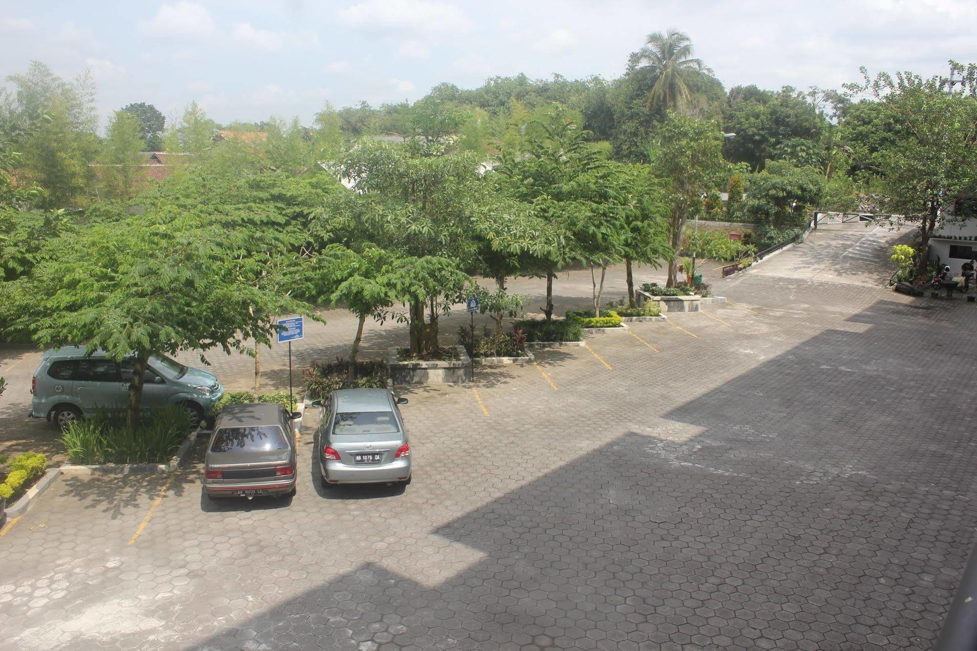 Prima Sr Hotel & Convention Yogyakarta Sleman  Exterior foto