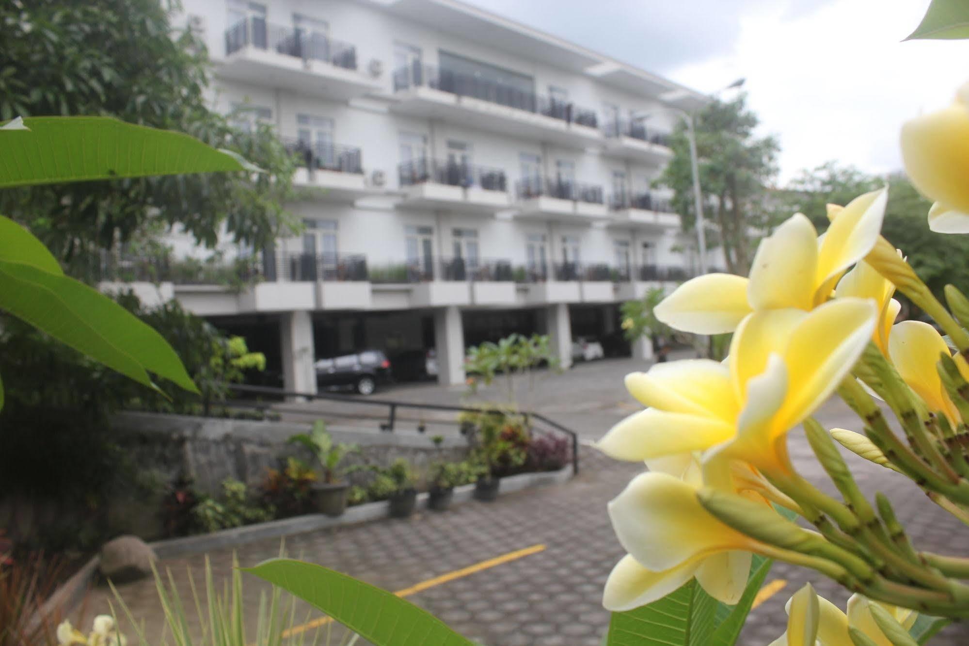 Prima Sr Hotel & Convention Yogyakarta Sleman  Exterior foto